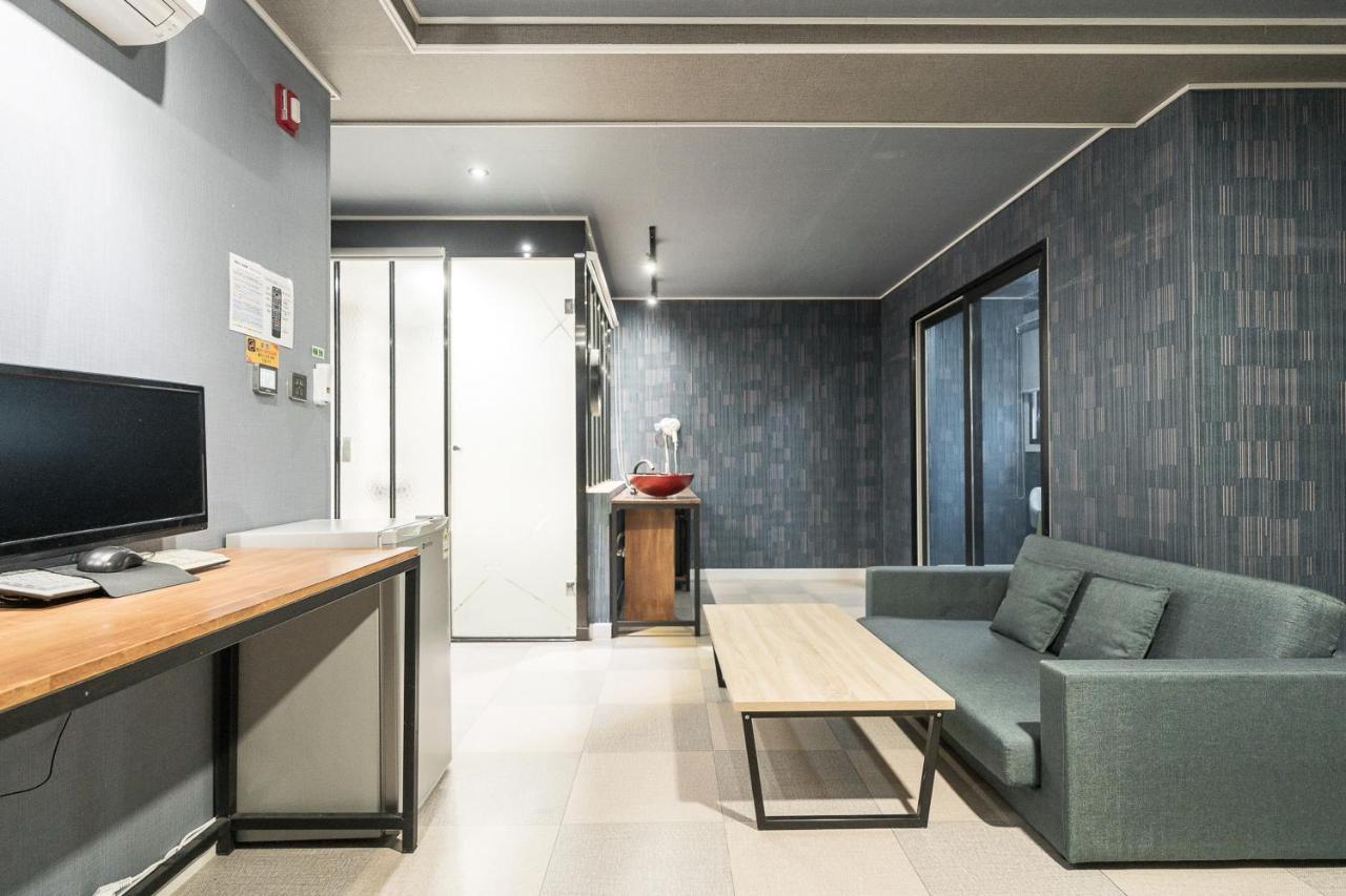 Malu Hotel Σουγόν Εξωτερικό φωτογραφία